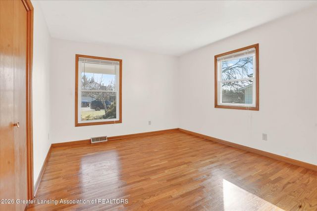 6102 Bradford Lane, Lansing, MI 48917