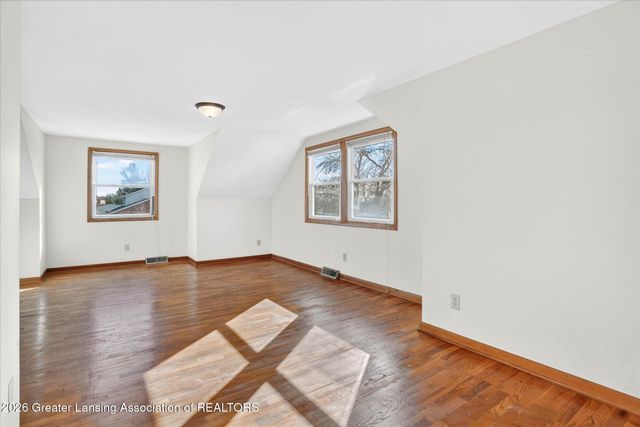 6102 Bradford Lane, Lansing, MI 48917