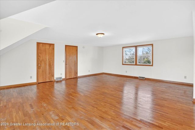 6102 Bradford Lane, Lansing, MI 48917