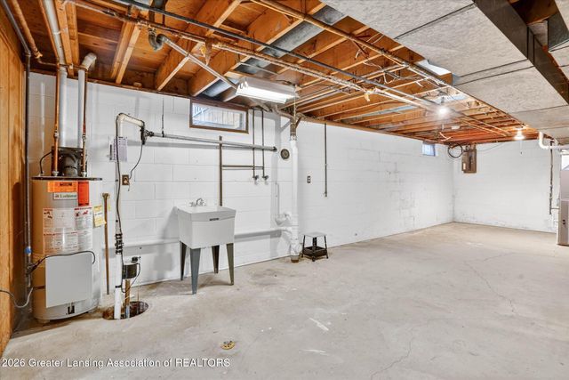 6102 Bradford Lane, Lansing, MI 48917