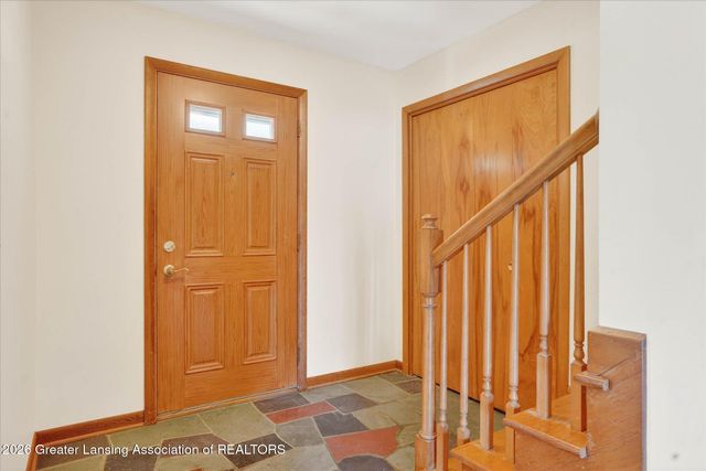 6102 Bradford Lane, Lansing, MI 48917