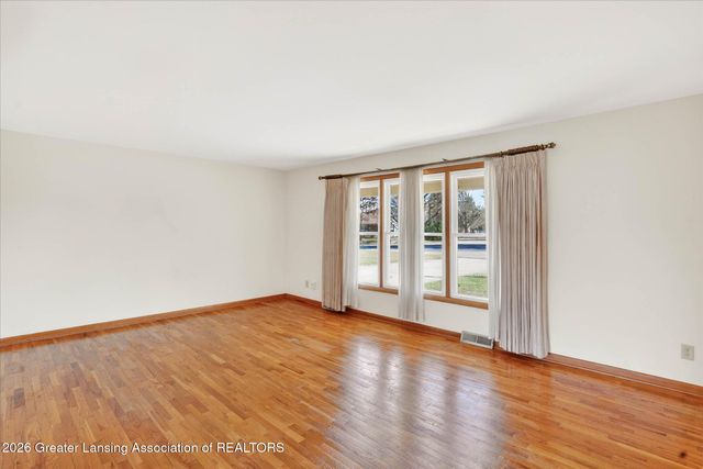 6102 Bradford Lane, Lansing, MI 48917