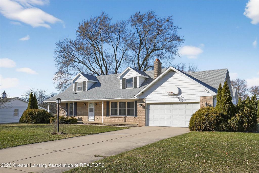 6102 Bradford Lane, Lansing, MI 48917