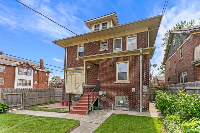 5302 BURNS Street, Detroit, MI 48213