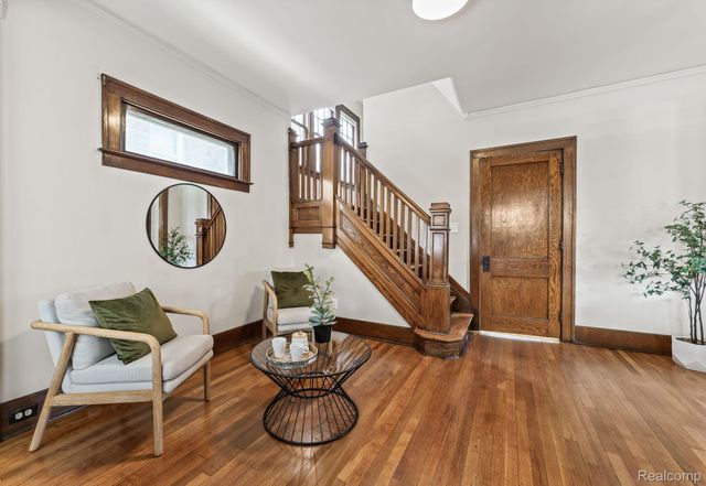 5302 BURNS Street, Detroit, MI 48213