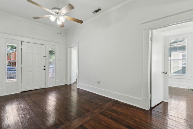 820 W 10th Street, Dallas, TX 75208