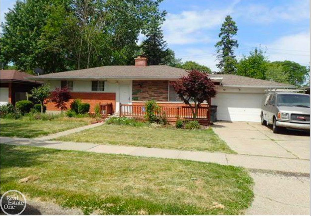 36269 Oakshire Street, Clinton Township, MI 48035