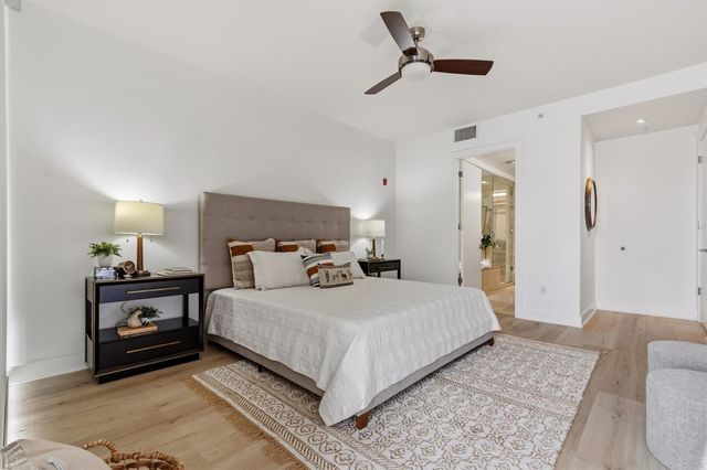 210 Lee Barton DR 517, Austin, TX 78704