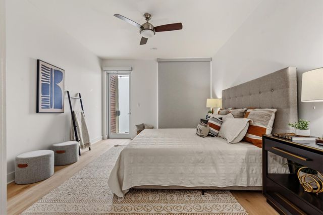 210 Lee Barton DR 517, Austin, TX 78704