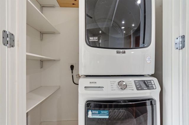 210 Lee Barton DR 517, Austin, TX 78704