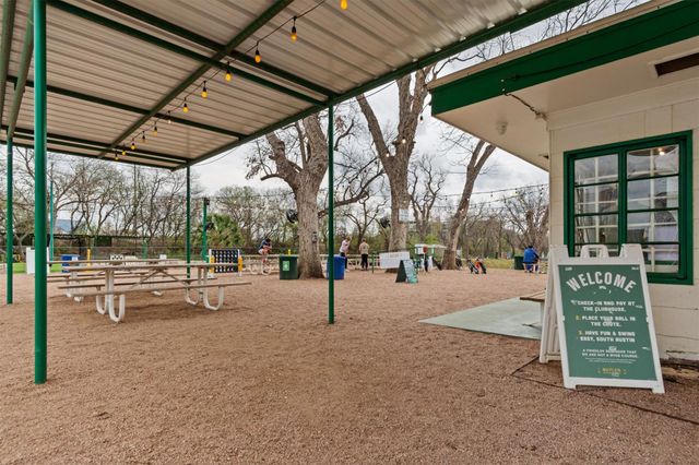 210 Lee Barton DR 517, Austin, TX 78704