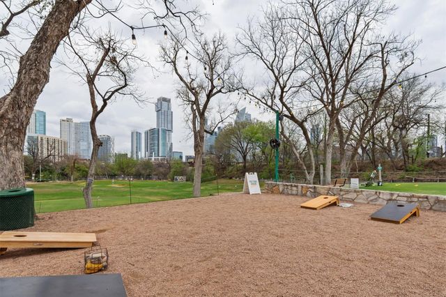 210 Lee Barton DR 517, Austin, TX 78704