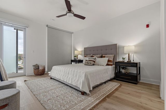 210 Lee Barton DR 517, Austin, TX 78704