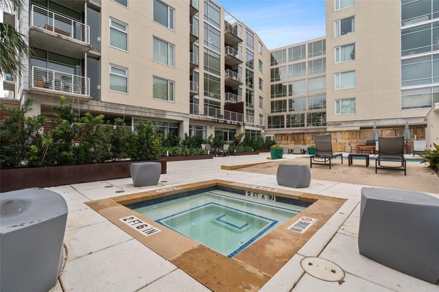 210 Lee Barton DR 517, Austin, TX 78704