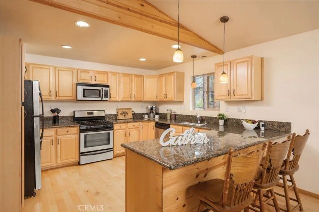 864 Jaybird, Big Bear Lake, CA 92315