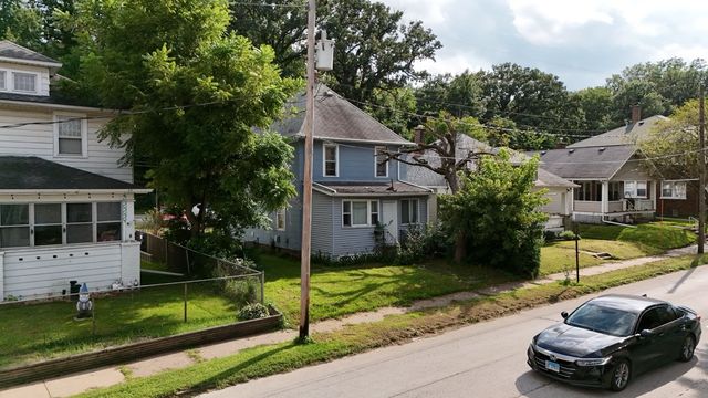310 17TH Avenue, East Moline, IL 61244