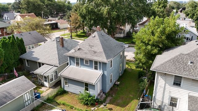 310 17TH Avenue, East Moline, IL 61244