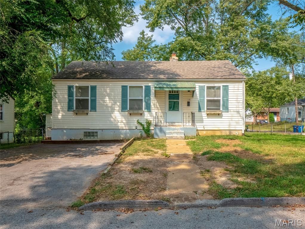 13 Jonell Court, St John, MO 63114