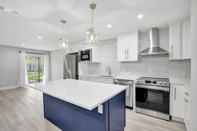 6018 E University Boulevard 102, Dallas, TX 75206