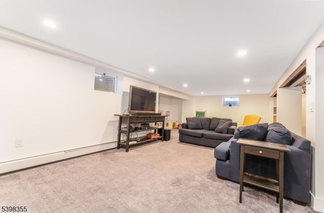 158 Featherbed Lane, Raritan Twp., NJ 08822