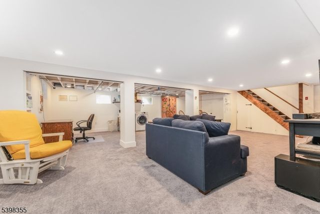 158 Featherbed Lane, Raritan Twp., NJ 08822