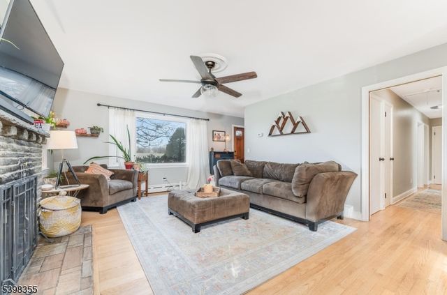 158 Featherbed Lane, Raritan Twp., NJ 08822