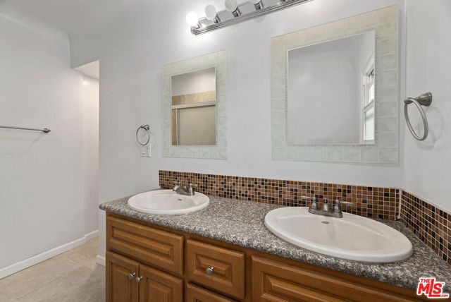 1417 Rock Glen Avenue, Glendale, CA 91205
