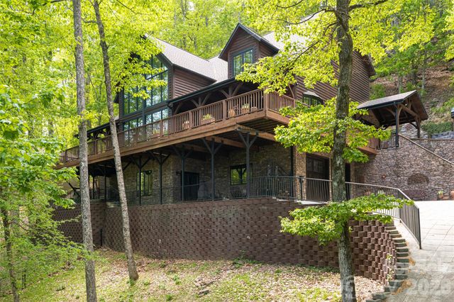 14 Walnut Drive, Mills River, NC 28759
