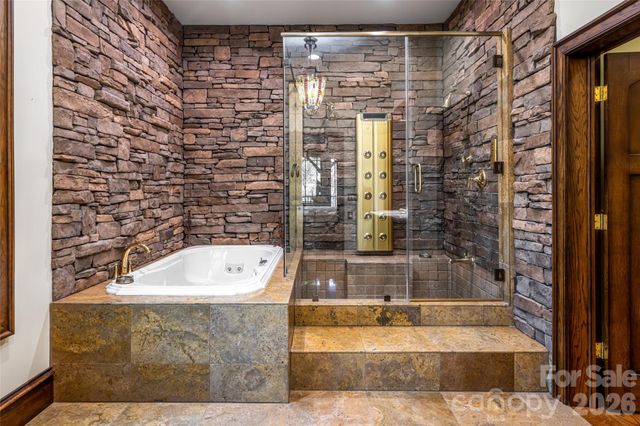 14 Walnut Drive, Mills River, NC 28759