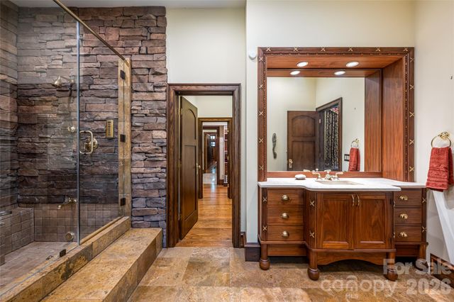 14 Walnut Drive, Mills River, NC 28759