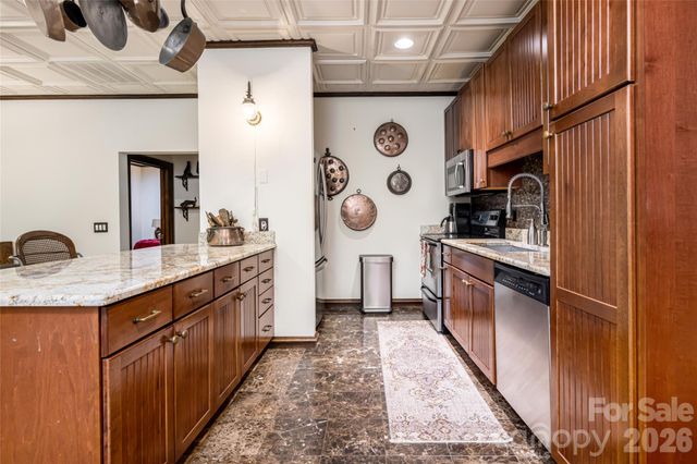 14 Walnut Drive, Mills River, NC 28759