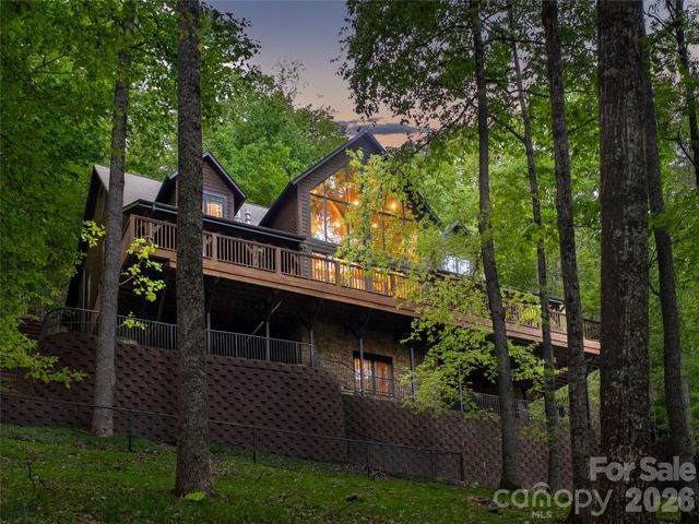 14 Walnut Drive, Mills River, NC 28759