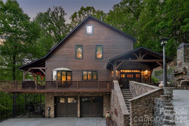 14 Walnut Drive, Mills River, NC 28759