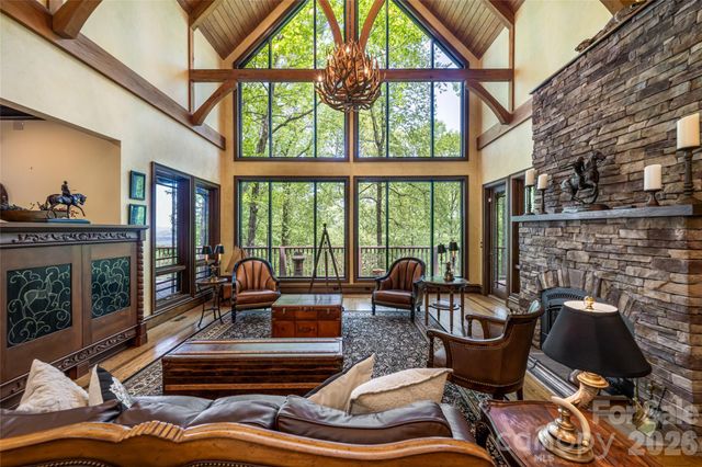14 Walnut Drive, Mills River, NC 28759