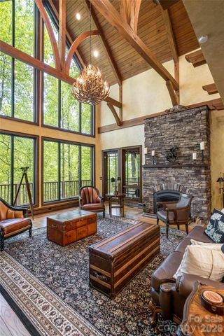 14 Walnut Drive, Mills River, NC 28759
