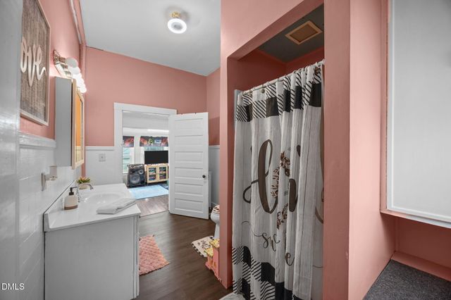 3593 E Wilson Street, Farmville, NC 27828