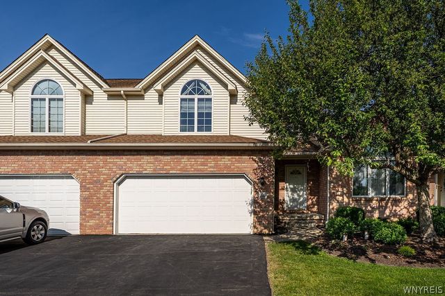 12 Pineview Court, West Seneca, NY 14224