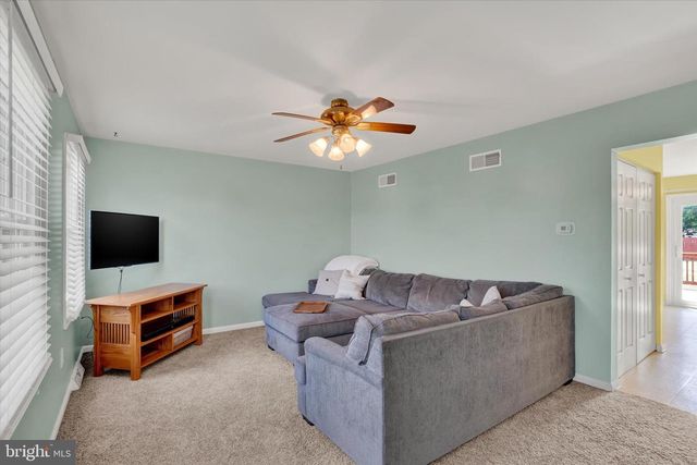 765 ROBIN HILL CIR, York, PA 17404
