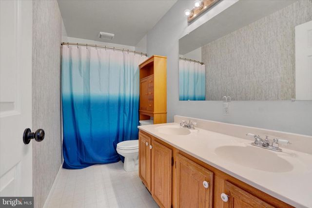 765 ROBIN HILL CIR, York, PA 17404