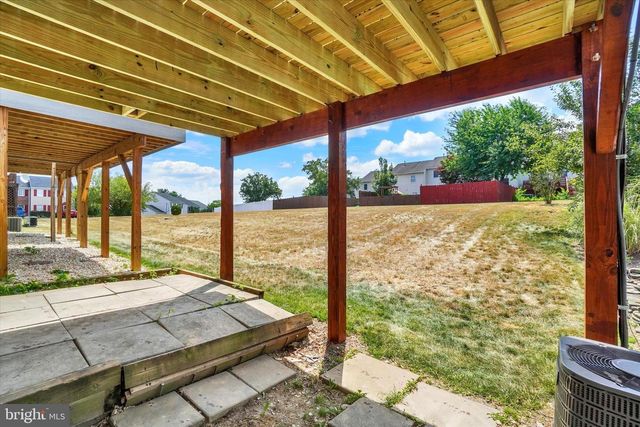 765 ROBIN HILL CIR, York, PA 17404