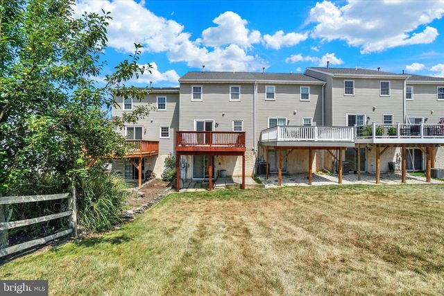 765 ROBIN HILL CIR, York, PA 17404