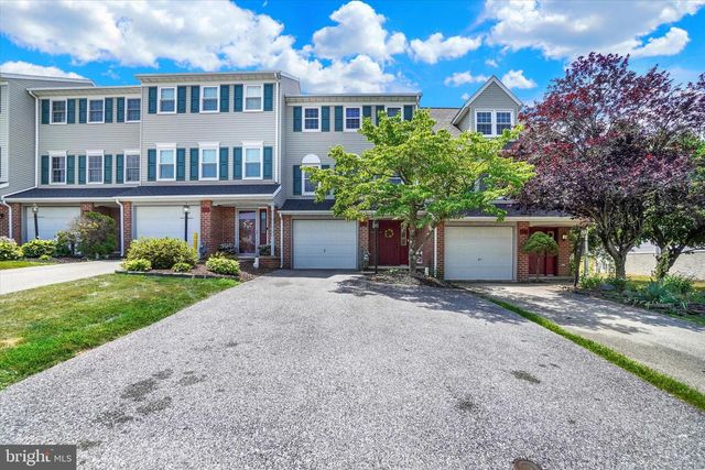765 ROBIN HILL CIR, York, PA 17404