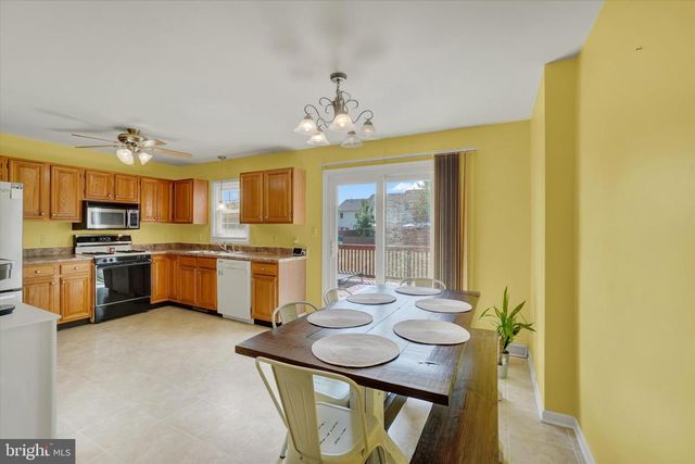 765 ROBIN HILL CIR, York, PA 17404