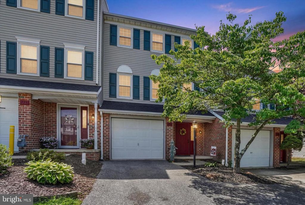 765 ROBIN HILL CIR, York, PA 17404