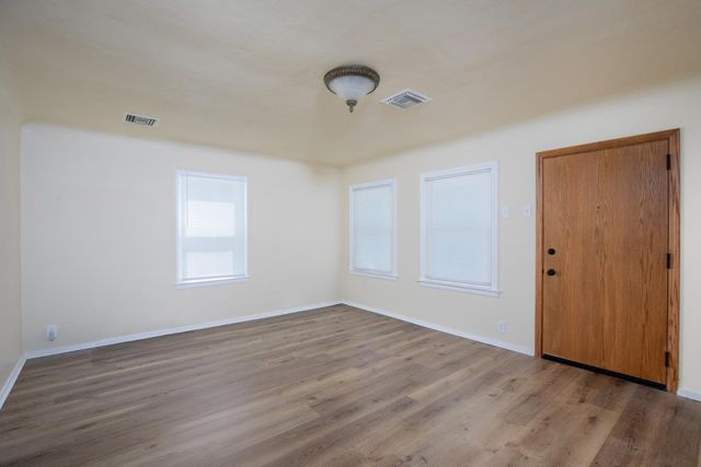 4777 E Shields Avenue, Fresno, CA 93726