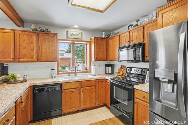 101 E 33rd Street, Holland City, MI 49423