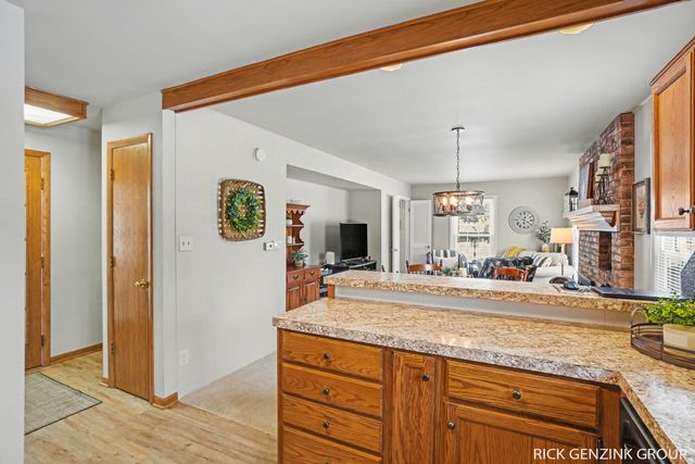 101 E 33rd Street, Holland City, MI 49423