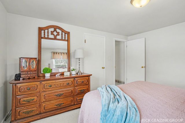 101 E 33rd Street, Holland City, MI 49423