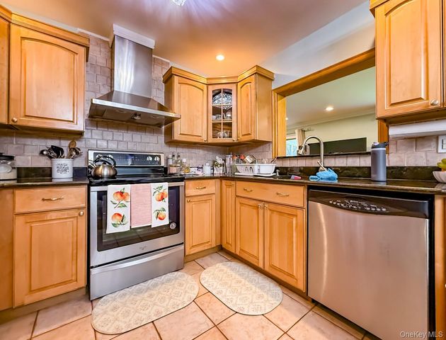 49 Meadow Road, Montrose, NY 10548