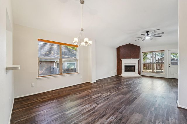 281 Mesa View, Conroe, TX 77316